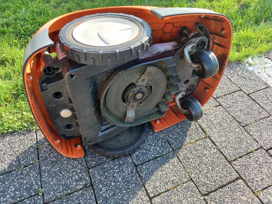Robot koszacy Stihl rmi 422 do trawy 800m2