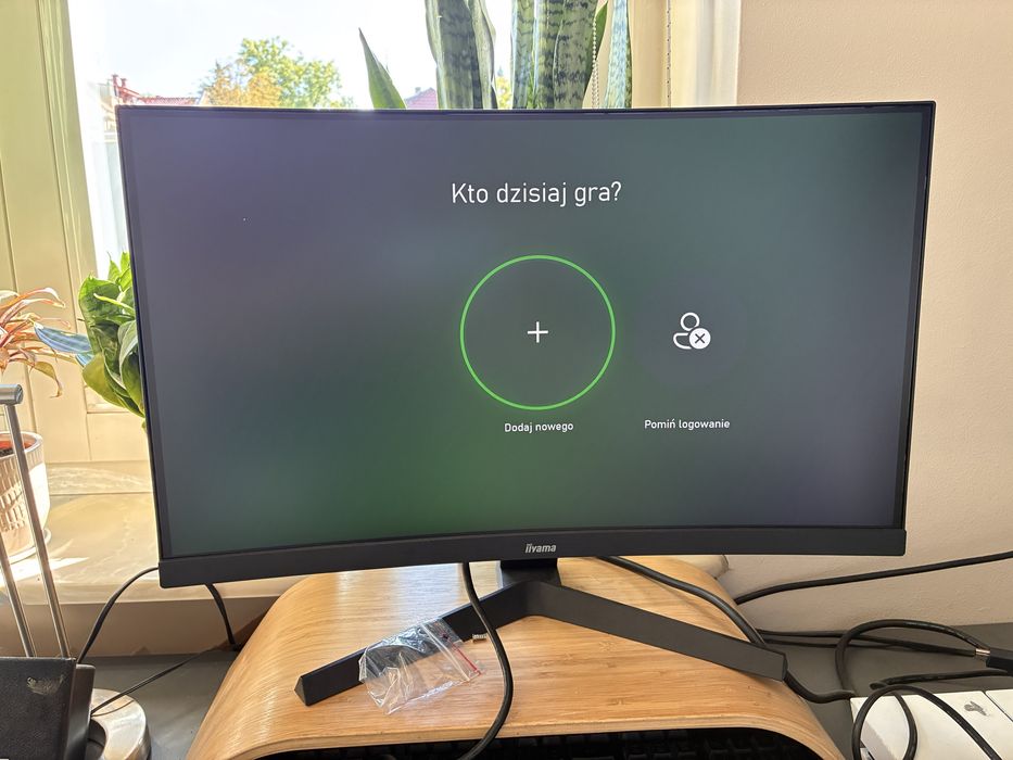 Xbox One S z malowaną obudowa