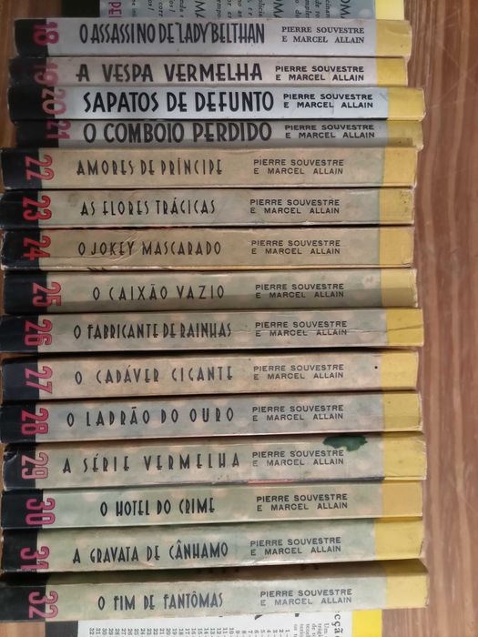 Livros da Colecção Fantômas, em bom estado.