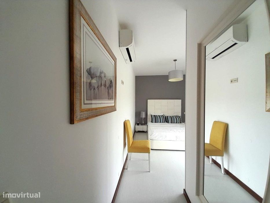 Apartamento T2 para arrendar ao ano, condomínio com piscina e lugar...