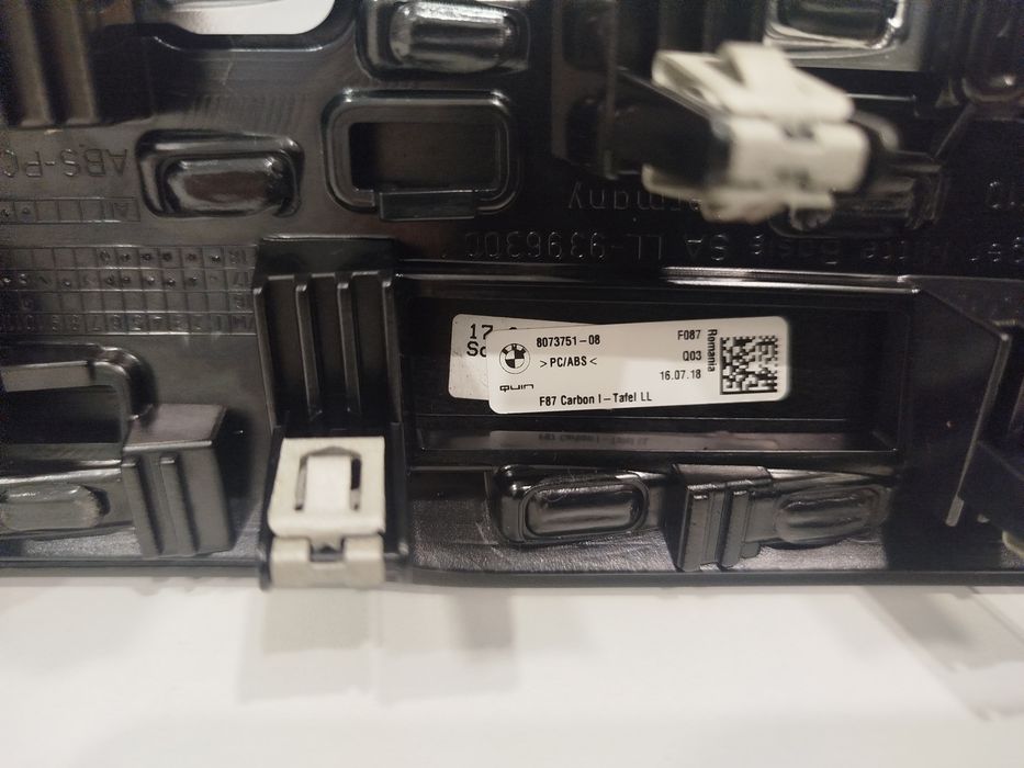 Moldura do Painel em carbono BMW M2 Competition