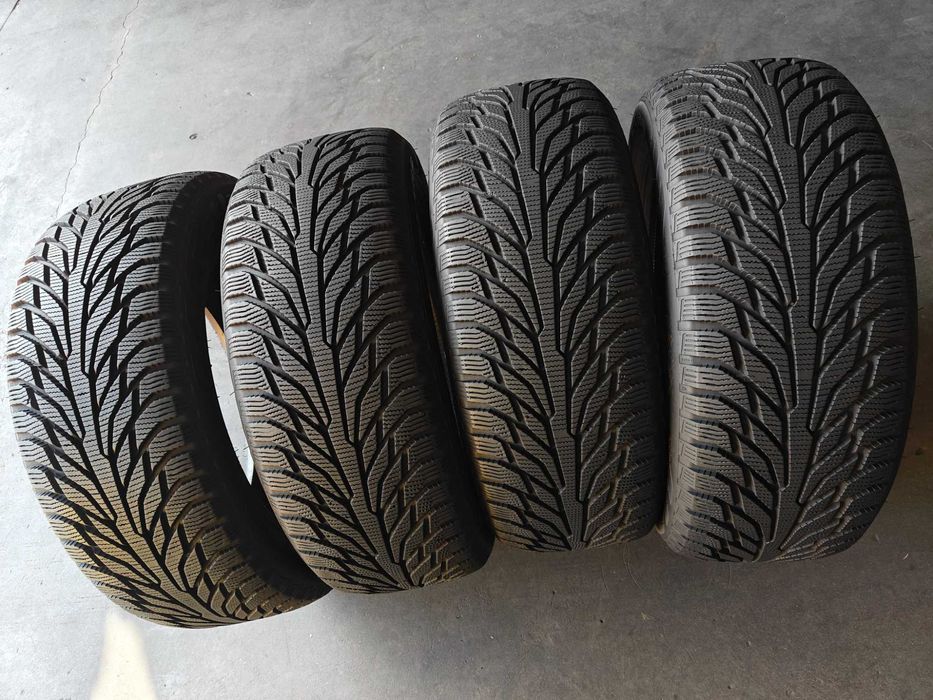 R17 225 55 шини зимові Petlas Glacier W661 чудовий стан