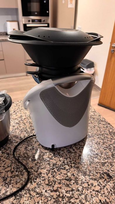 Robô de Cozinha Bimby TM6 com fatura e na garantia.