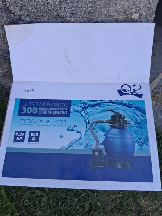 Vendo piscina  com a estrutura em bom estado.
