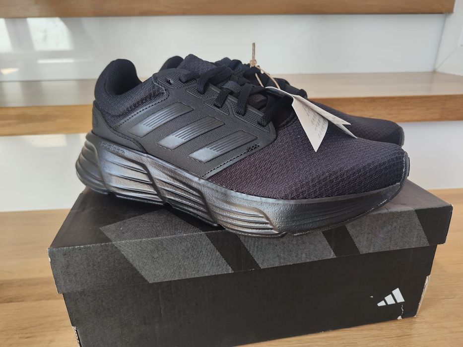 Sprzedam buty adidas do biegania tenis wygodne nowe sport czarne 39