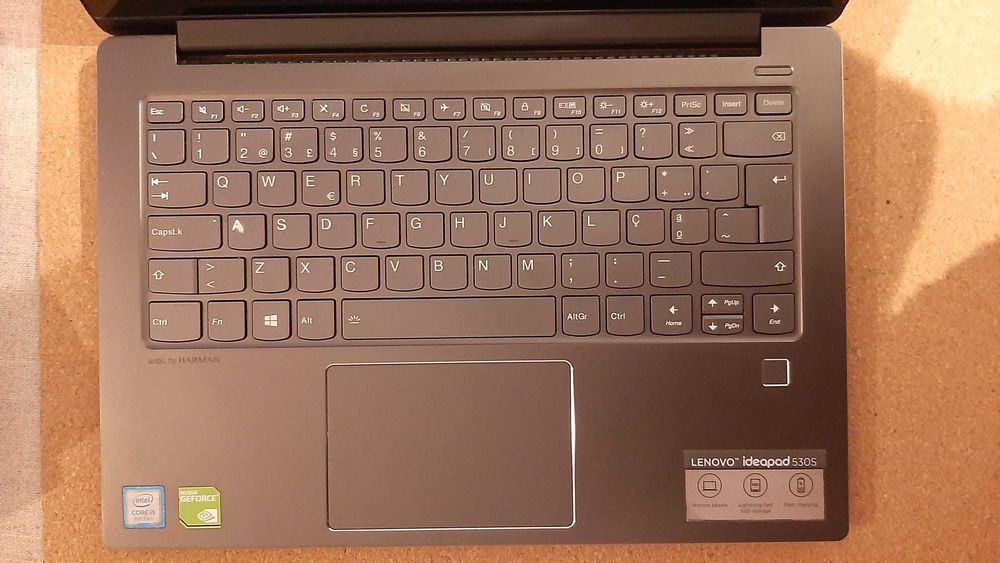 Vende-se portátil lenovo (com ecrã danificado) - para peças