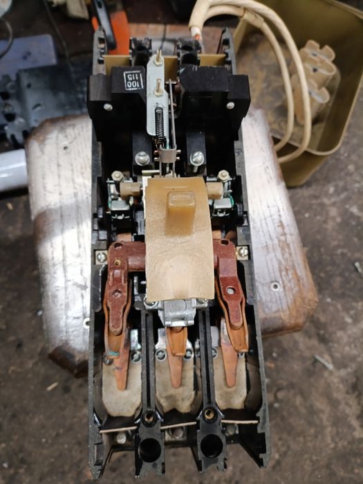 Автомат Автоматичний вимикач А3716 100А