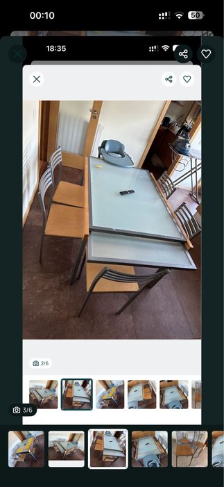 Mesa cozinha que aumenta + 8 cadeiras Com madeira bonita e com dois vidros,