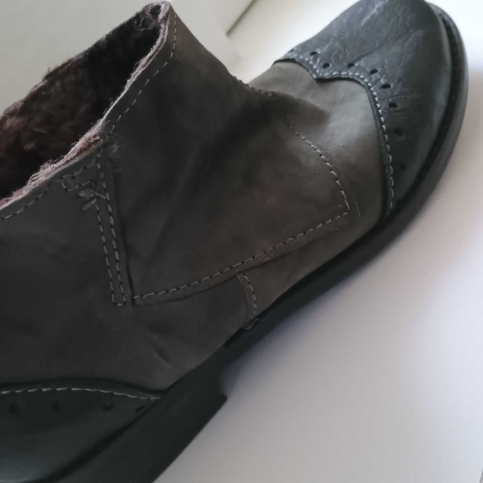 Продам демисезонные полусапожки. Кожа . Италия
