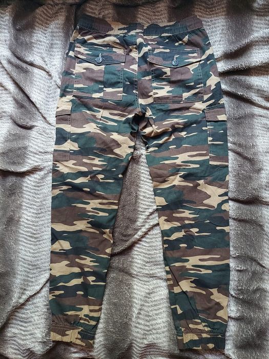 Штани карго фірми pull&bear
