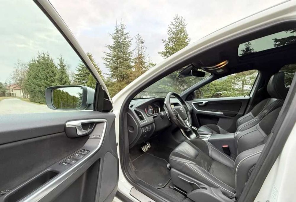 Продам Volvo XC60 2012 року 2.4 дизель