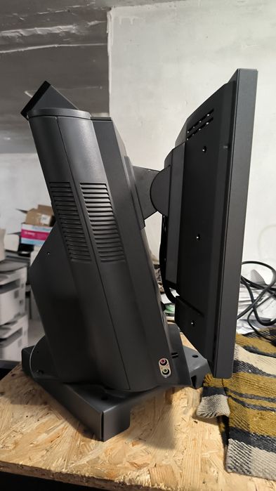 POS-термінали Toshiba SurePOS серії 500 4852-E70 сенсор LGA1155