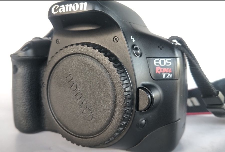 Canon EOS Rebel T2i/550D com muito material
