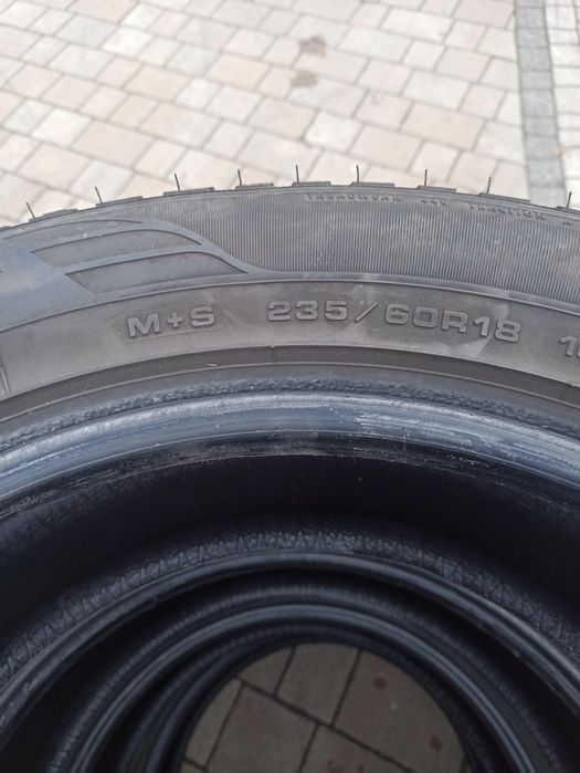 Opony SUV  4x4 Goodyear  235/60/18 komplet
