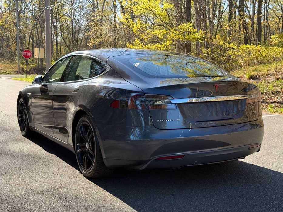 Tesla Model S 70D      2015
