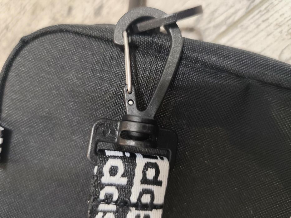 Adidas orginalna pre-owned torba saszetka na ramię