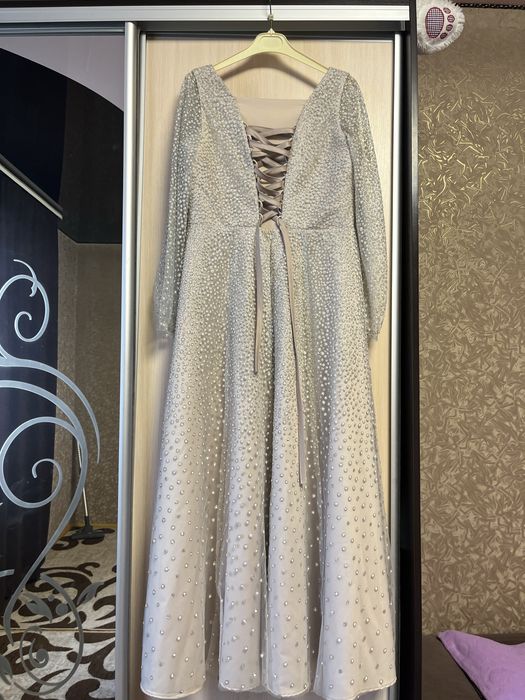 Нарядне плаття на святкову подію