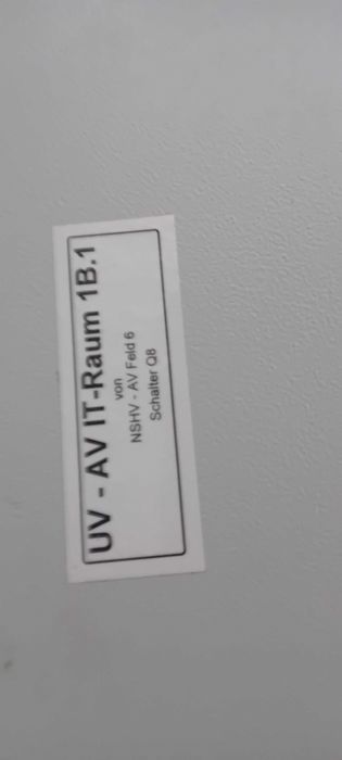 700 kg elektroniki UPS System ś Szafa Sterująca magazyn energii