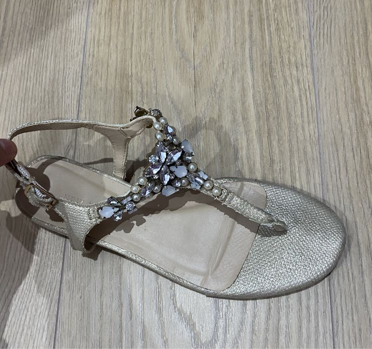 Buty z pięknymi kryształami -Rozniar 36
