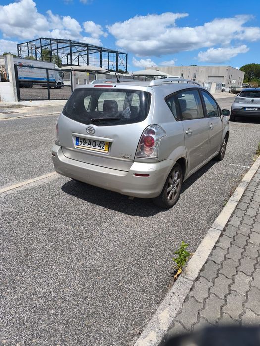 Toyota Corolla verso 7 lugares