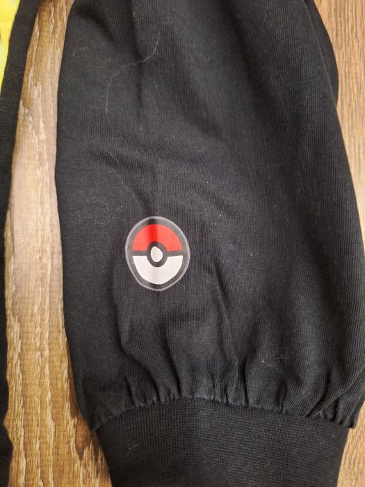 Czarna bluza unisex Pokemon Pikachu Reserved rozm.146