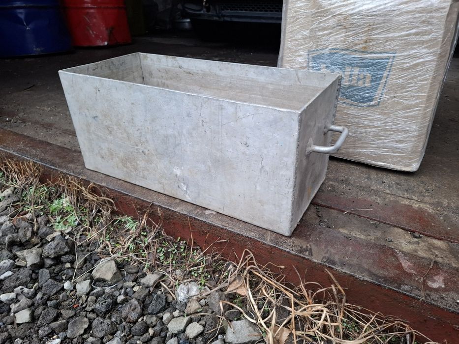 Продам  нержавеющие кастрюли 20 30, 40, 50 65 и 90 литров