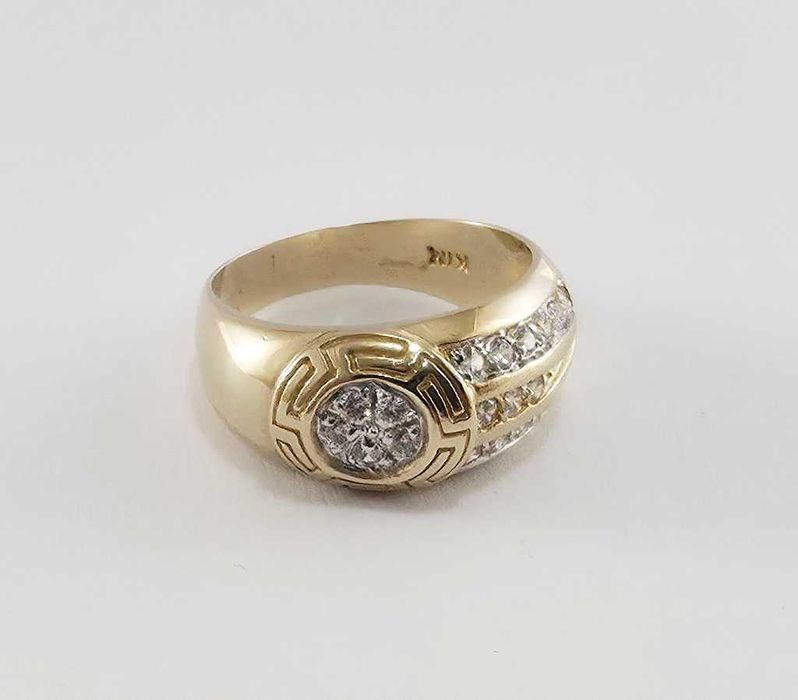 Złoty pierścionek w typie Versace próby 3 z cyrkoniami