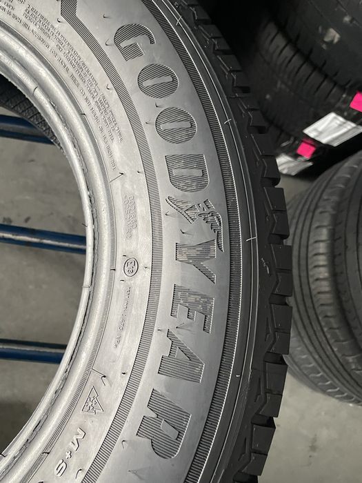 Шини 205/75/16с - 4шт Goodyear Vector4Seasons Cargo