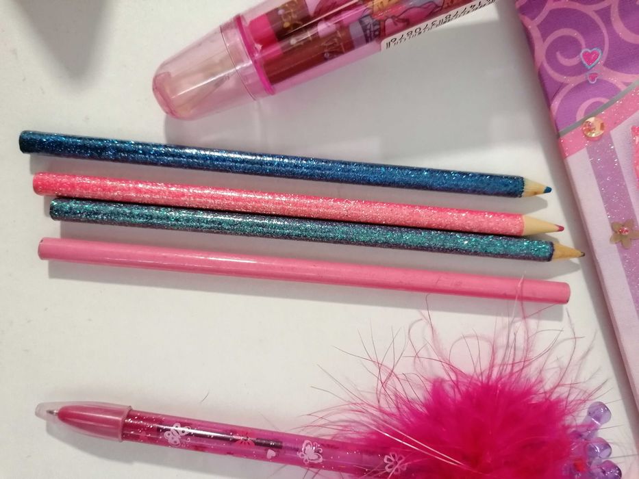 Diário/Bloco Notas + Albúm + Canetas e Lápis Princess e Winx