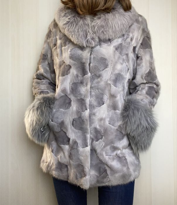 Шуба з натурального хутра розмір L