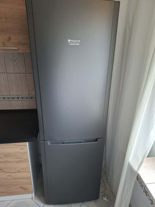 Lodówka Hotpoint-Ariston XH8