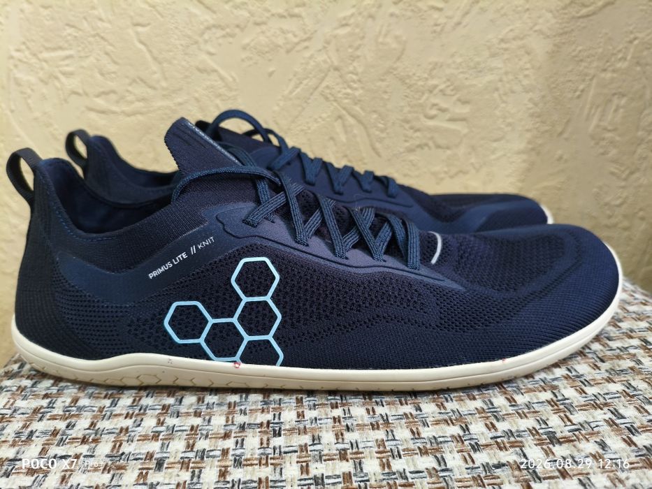 Ультра легкі кросівки Vivobarefoot
