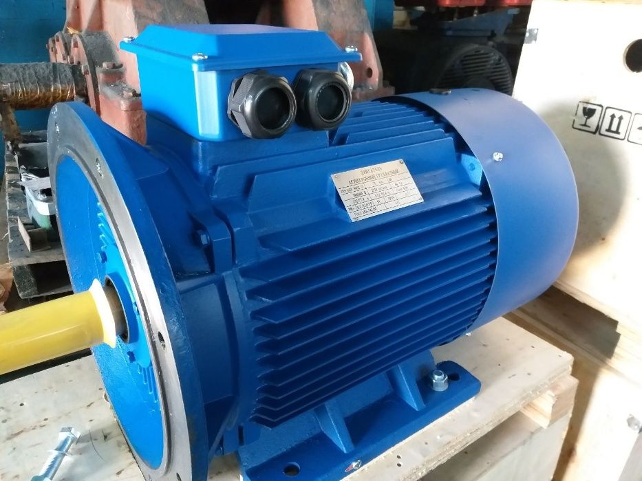Двигатель 7. Эл двигатель аир200l4 45 квт. Электродвигатель 7. 200l электродвигатель 30 квт. Электродвигатели 4 квт 1000.