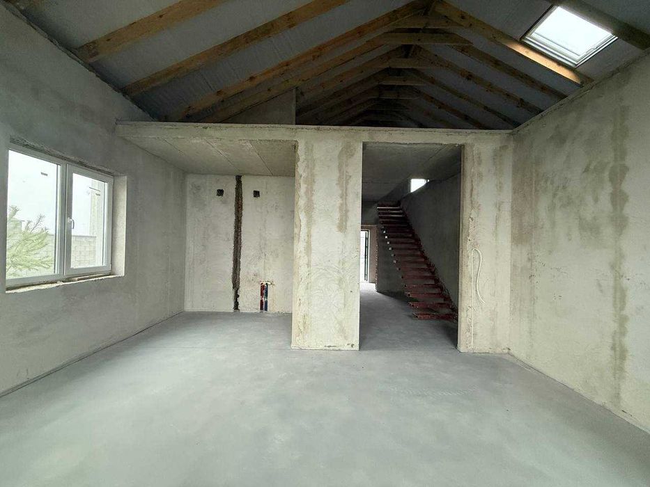 Продаж будинку з усіма комунікаціями на Авторинку