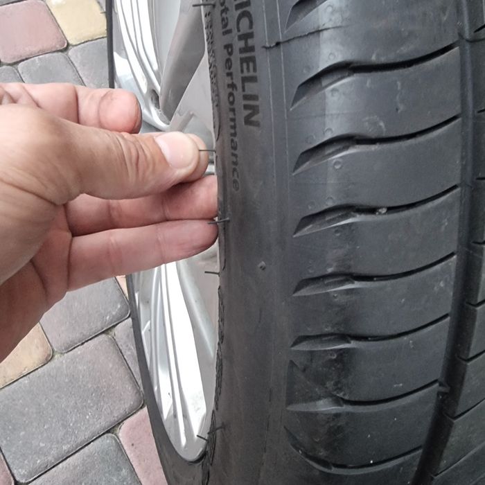 Alufelgi Audi  z oponami letnimi Michelin  245.40.18