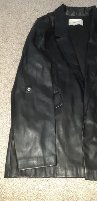 Кожаный пиджак Stradivarius