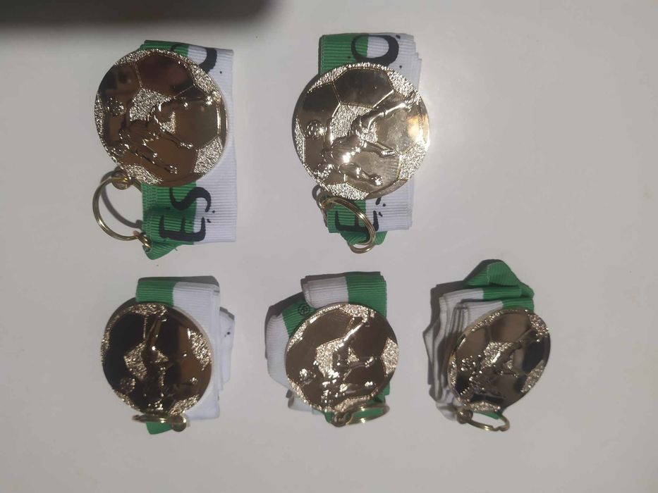 Медалі футбол продам
