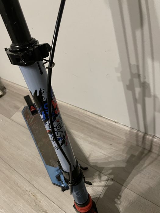 Hulajnoga Decathlon Oxelo niebiesko-czerwona