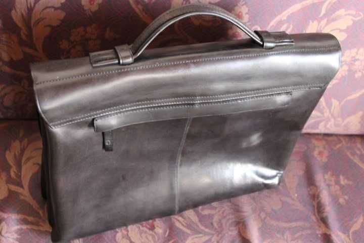 Pasta de pele da marca CAMEL Active