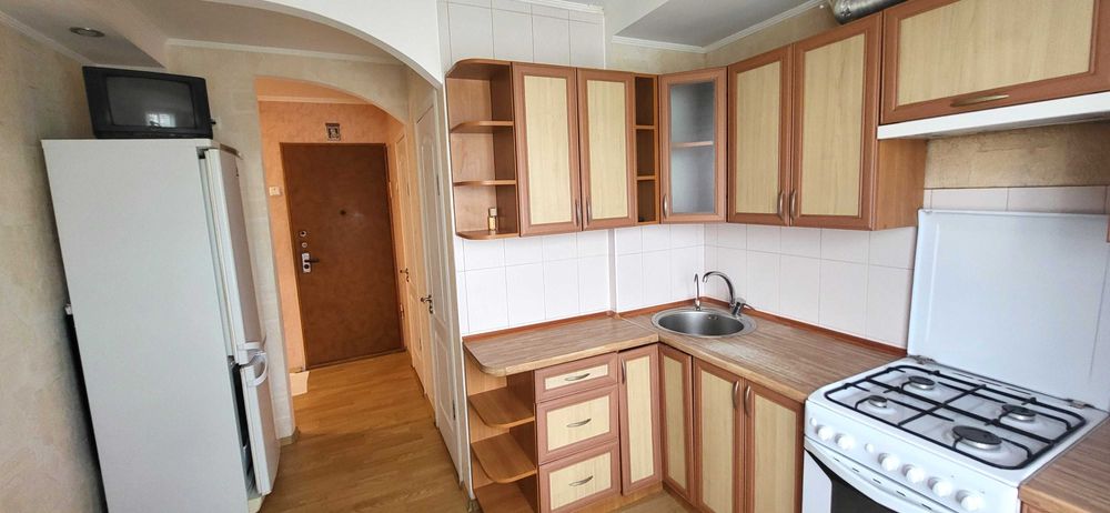 Продаж 3-х к.кв. вул. Новгородська, буд. 5, поруч 5-та дитяча лікарня.