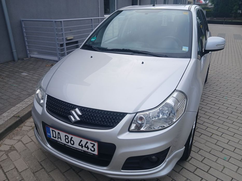 Suzuki SX4 Super stan grzane fotele klimatyzacja