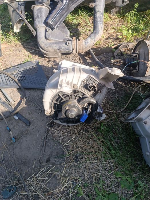 Задній бампер Mazda 323 BA