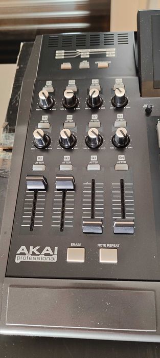 Akai MPC 5000 sampler, beat-maszyna, sekwencer, syntezator w jednym