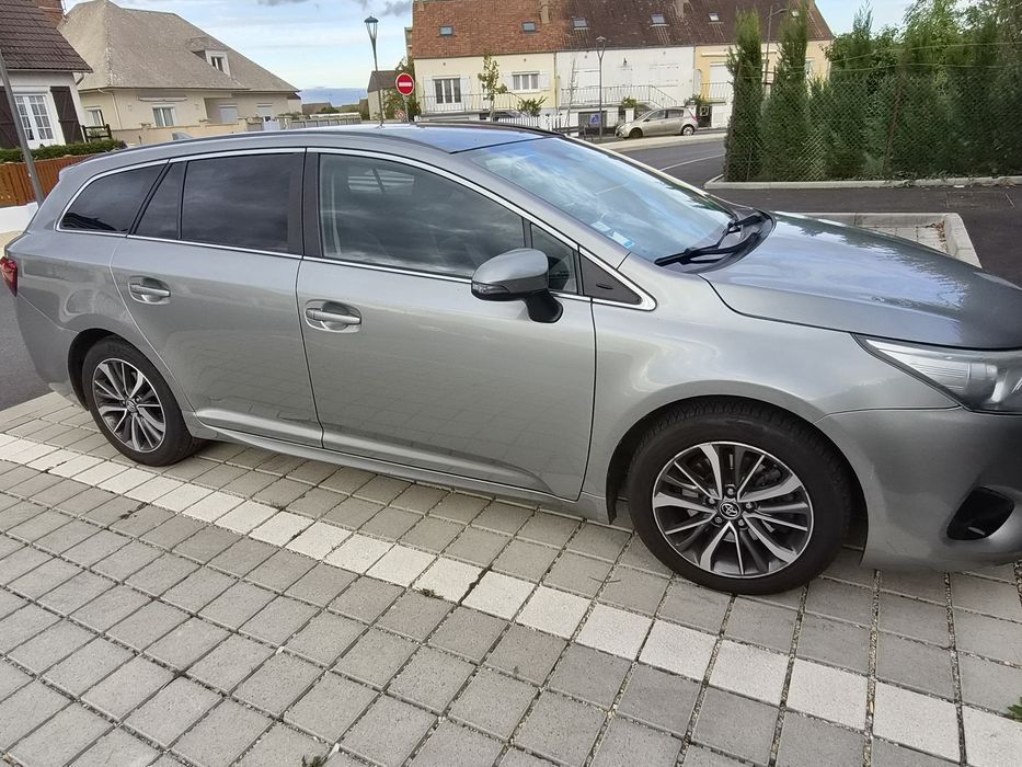 Toyota Avensis 2.0 D — photo 5