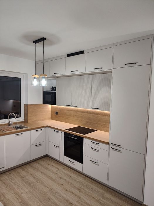 Montaż blatu kuchennego/ Montaż blatów HPL, kompaktowych/Montaż mebli