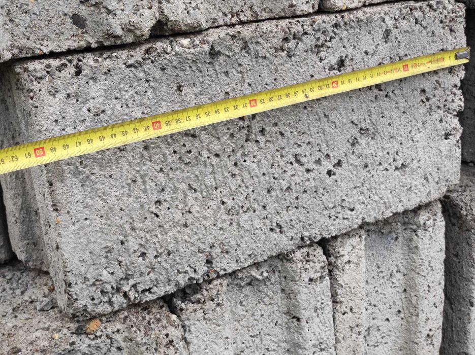 Pustak żużlowy 49x23x18