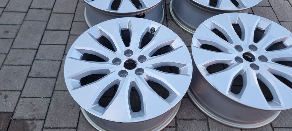 Felgi 18" Aluminiowe Jaguar F-Face E-Pace oryginał czujniki