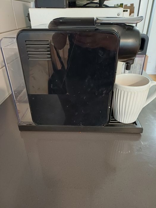 Продам кавоварку  Delonghi