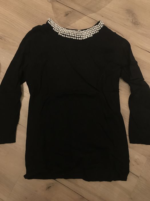 Orsay sweterek czarny z dekoltem perełkami XS S 3/4 rekaw