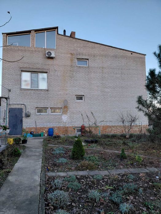 Продам дом в пригороде  15 км от шевчика